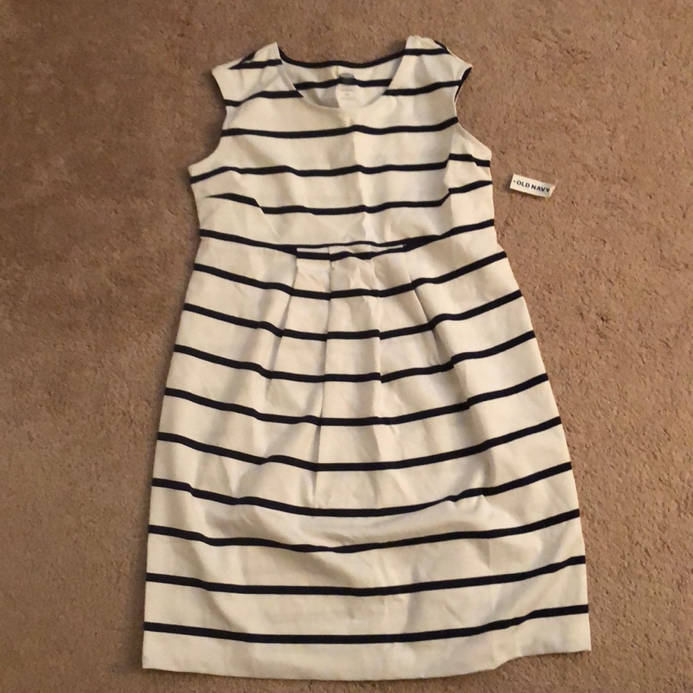 Brand new with tags Old Navy Maternity dress.